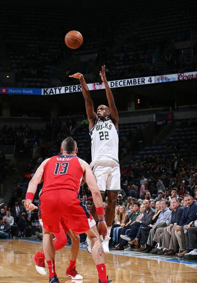 包含雄鹿主帅透露心迹:球队面对挑战需团结的词条 包含雄鹿主帅透露心迹:球队面对挑战需团结的词条