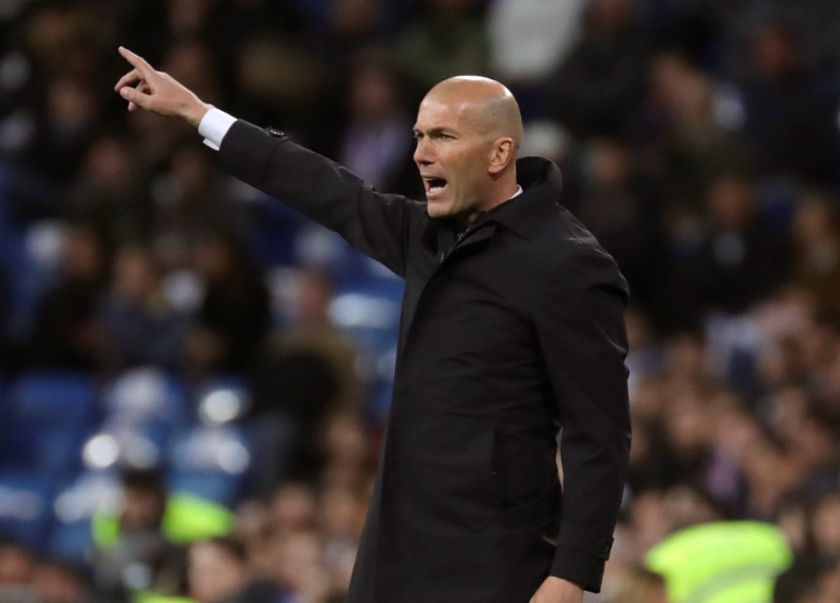 关于齐达内再夺三分，皇马稳坐联赛榜首的信息