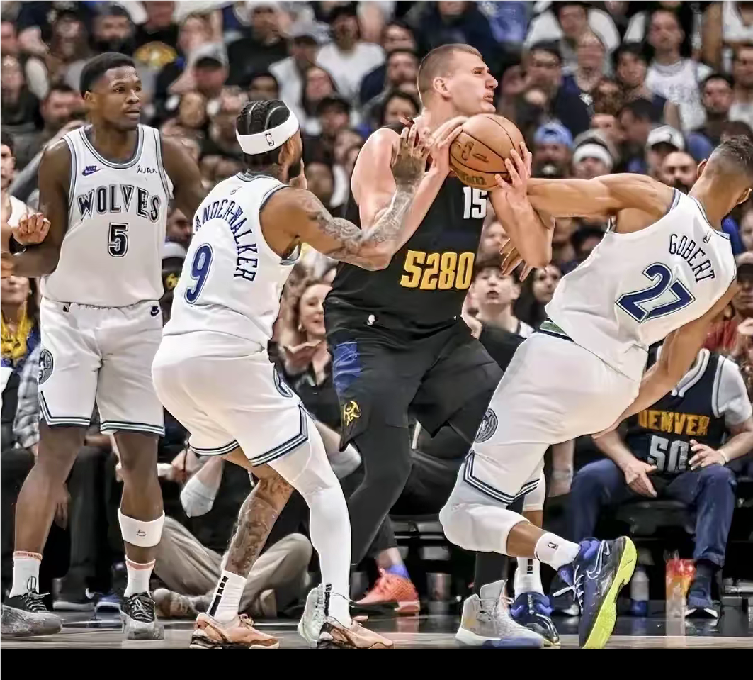 法尔考绝杀，拉科鲁尼亚取得胜利，豪取三分的简单介绍