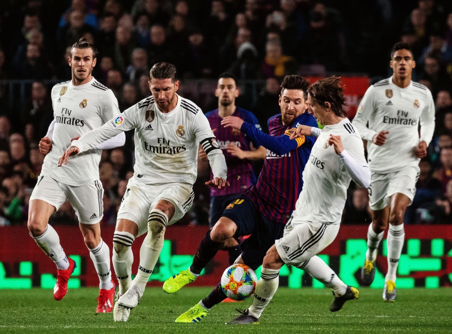 皇马中场控制比赛,稳健取胜对手 皇马中场控制比赛,稳健取胜对手