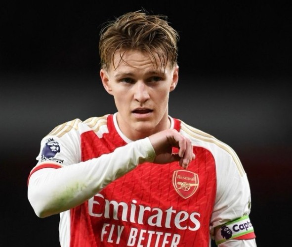 墨西哥爆冷加拿大，厄德高完成帽子戏法的简单介绍