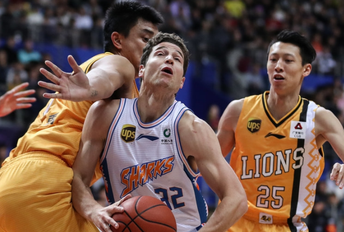 上海队翻盘江苏队,戈贝尔高光表现的简单介绍 上海队翻盘江苏队,戈贝尔高光表现的简单介绍