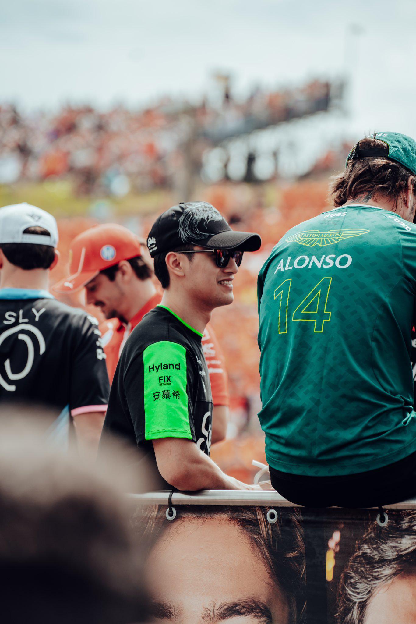 索伯车队完胜威廉姆斯，周冠宇点燃赛场