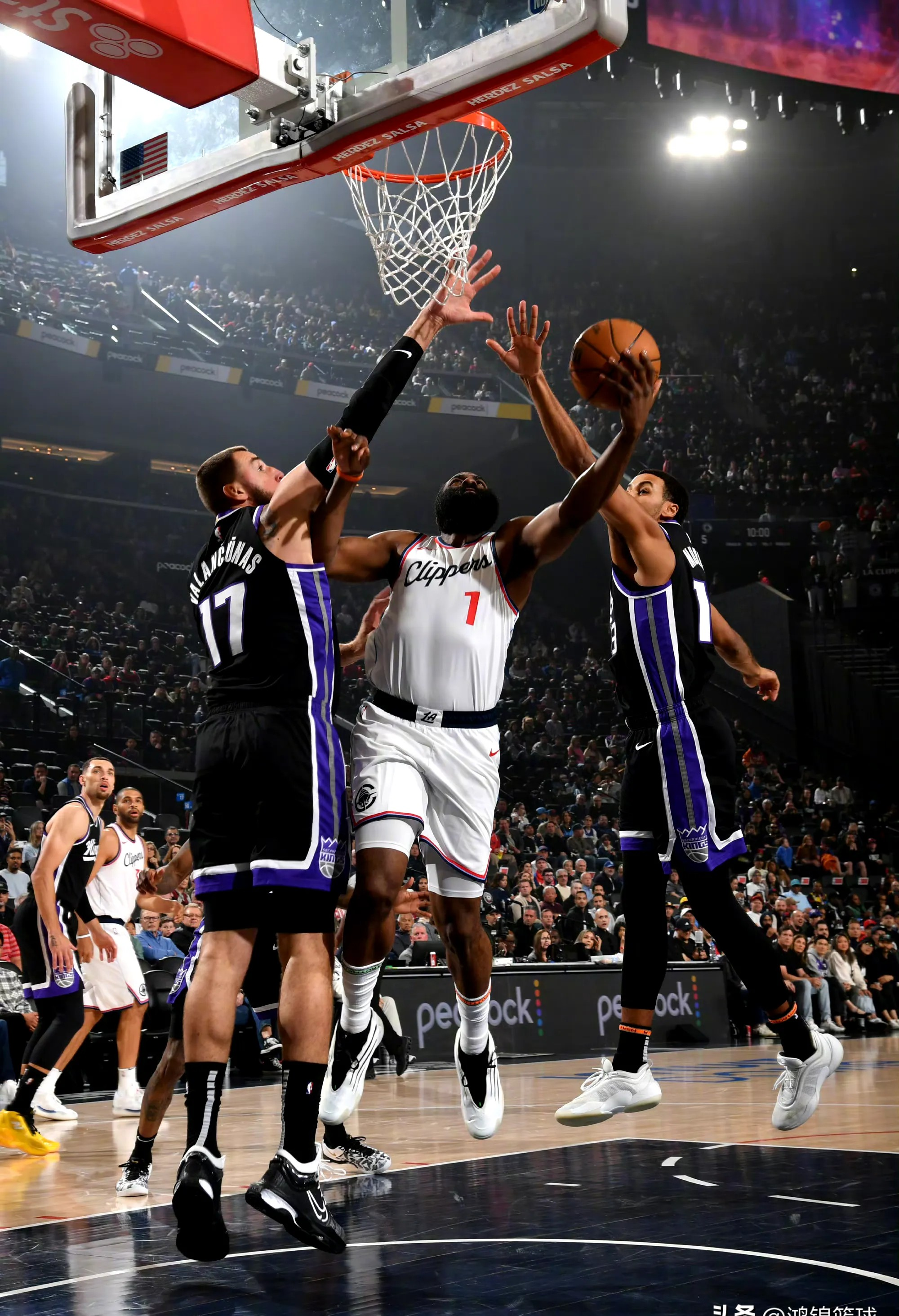 快船完胜凯尔特人,麦科勒姆带队取胜 快船完胜凯尔特人,麦科勒姆带队取胜