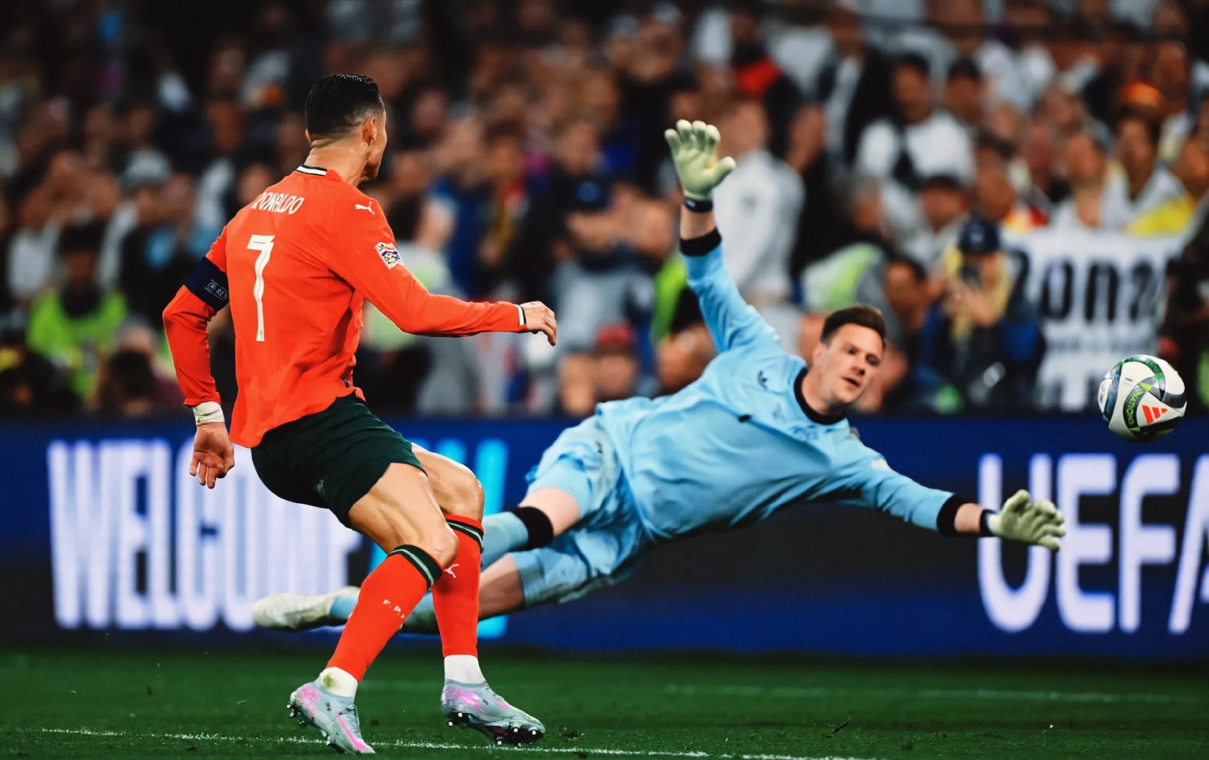 德国队在比赛中表现出色，晋级无忧