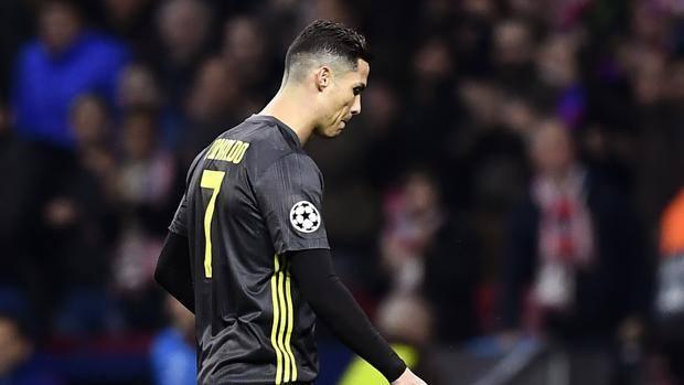 开云体育中国官网-尤文图斯主帅遭到质疑，球队成绩不尽人意