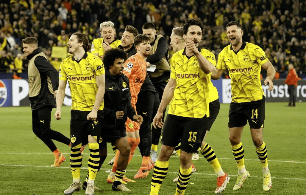 多特蒙德队在法甲联赛中表现强劲,争取更多胜利 多特蒙德队在法甲联赛中表现强劲,争取更多胜利