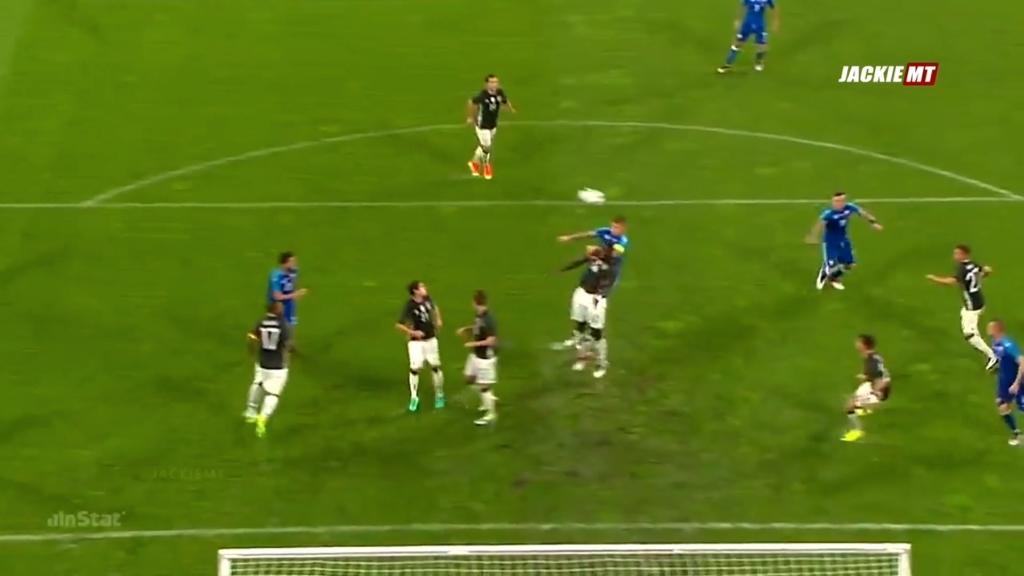 东亚足球场上的精彩瞬间回顾