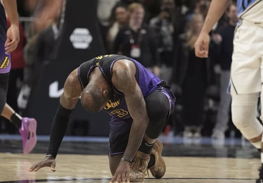 大比分失利局面惨痛，球队士气低迷的简单介绍