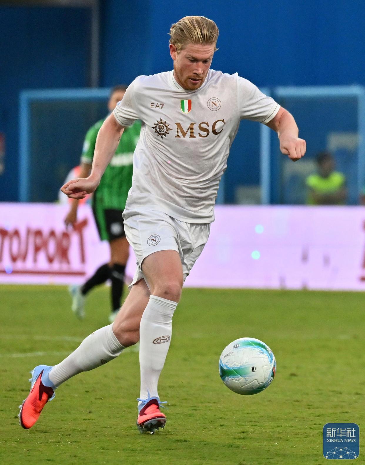 关于萨索洛教练被曝发飙,球员纷纷表示理解和支持的信息 关于萨索洛教练被曝发飙,球员纷纷表示理解和支持的信息