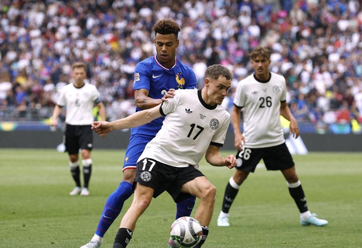 关于欧国联赛媒体走访训练场，球队秘密训练曝光的信息