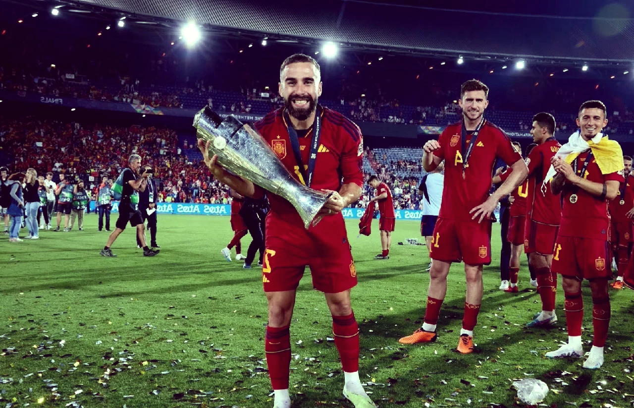 西班牙足球队成功晋级国际大赛 西班牙足球队成功晋级国际大赛