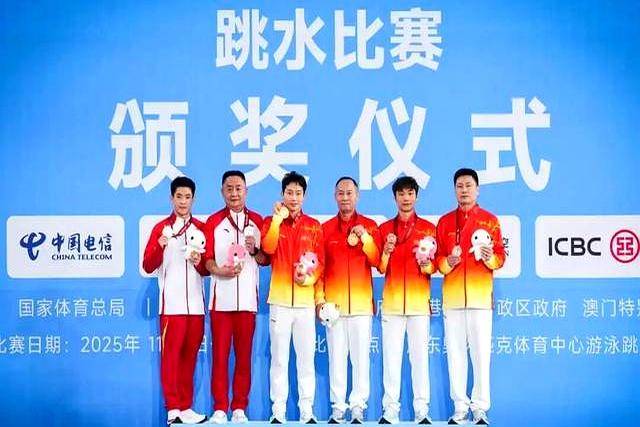 争霸赛场!运动员拼尽全力争夺金牌 争霸赛场!运动员拼尽全力争夺金牌