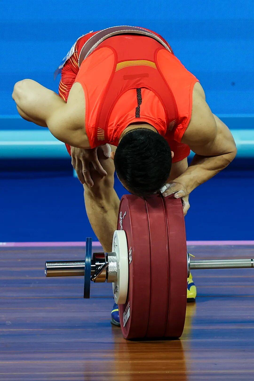 争霸赛场!运动员拼尽全力争夺金牌 争霸赛场!运动员拼尽全力争夺金牌