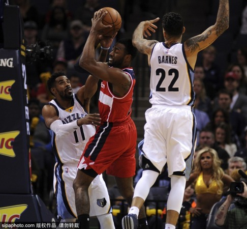 爵士碾压灰熊，巴恩斯送出助攻