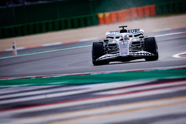 红牛二队鏖战梅赛德斯，拉塞尔关键制胜的简单介绍