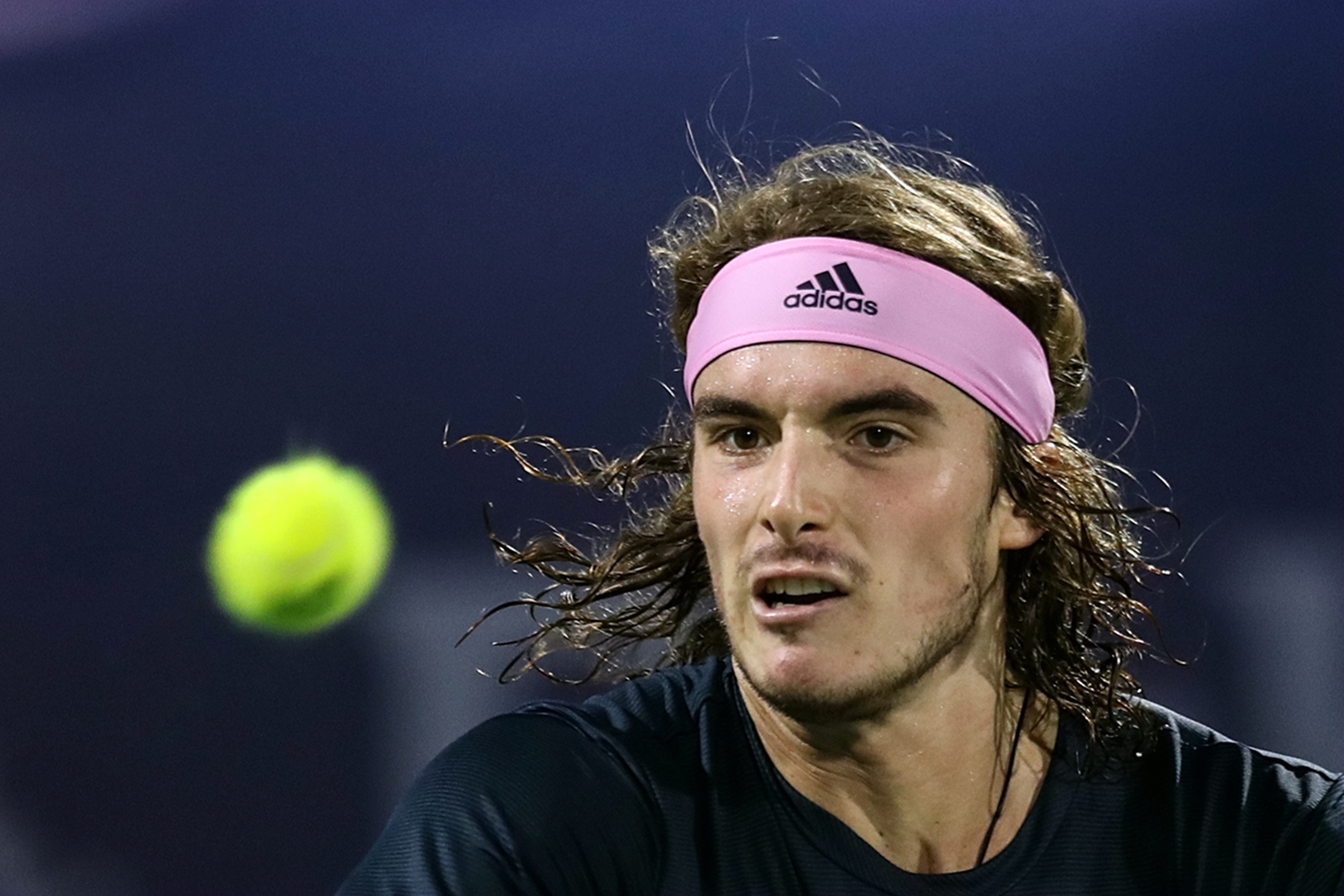 年终总决赛碾压ATP总决赛，西西帕斯点燃赛场的简单介绍