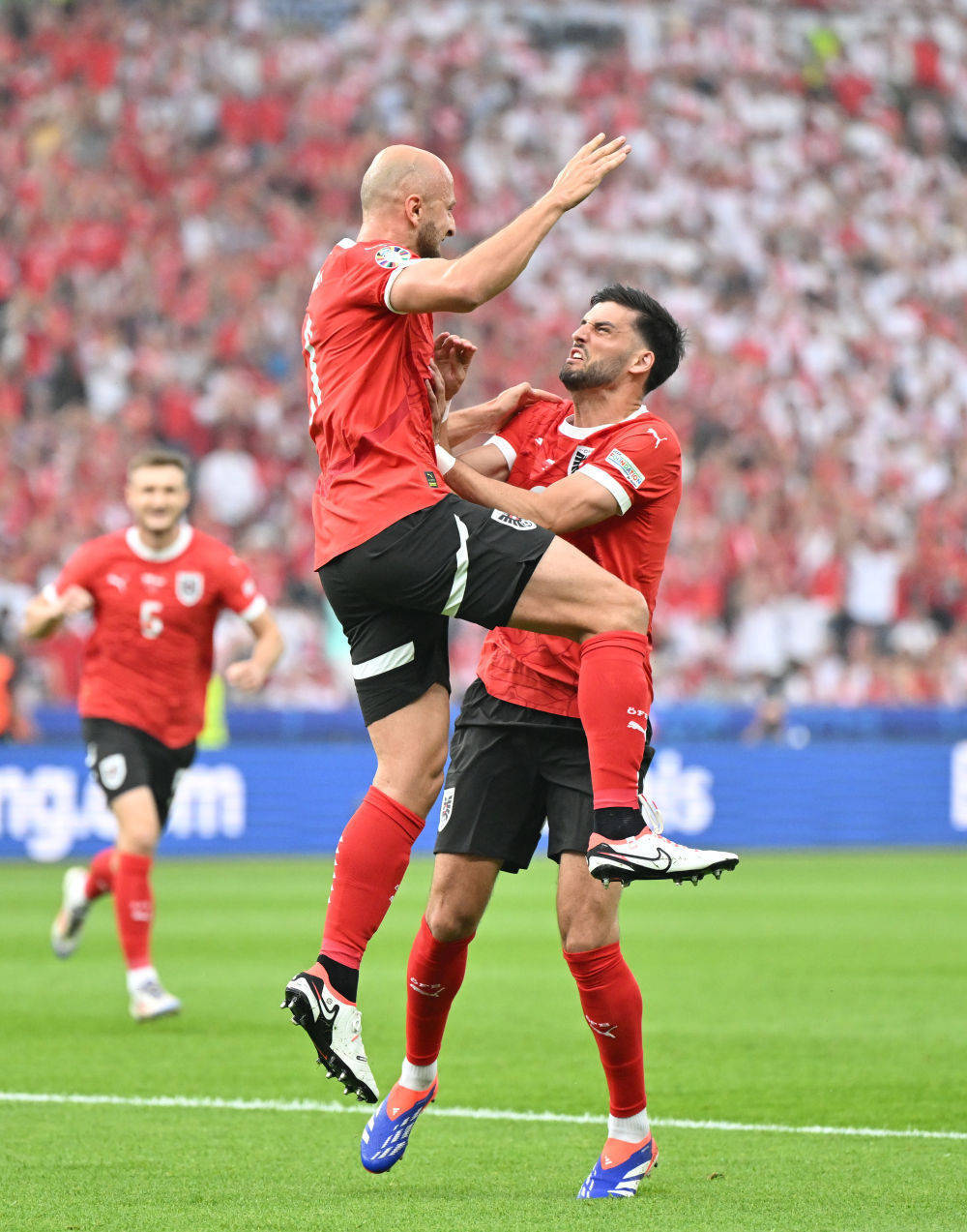 包含波兰乒乓球队险胜奥地利乒乓球队，水谷隼惊艳世界的词条