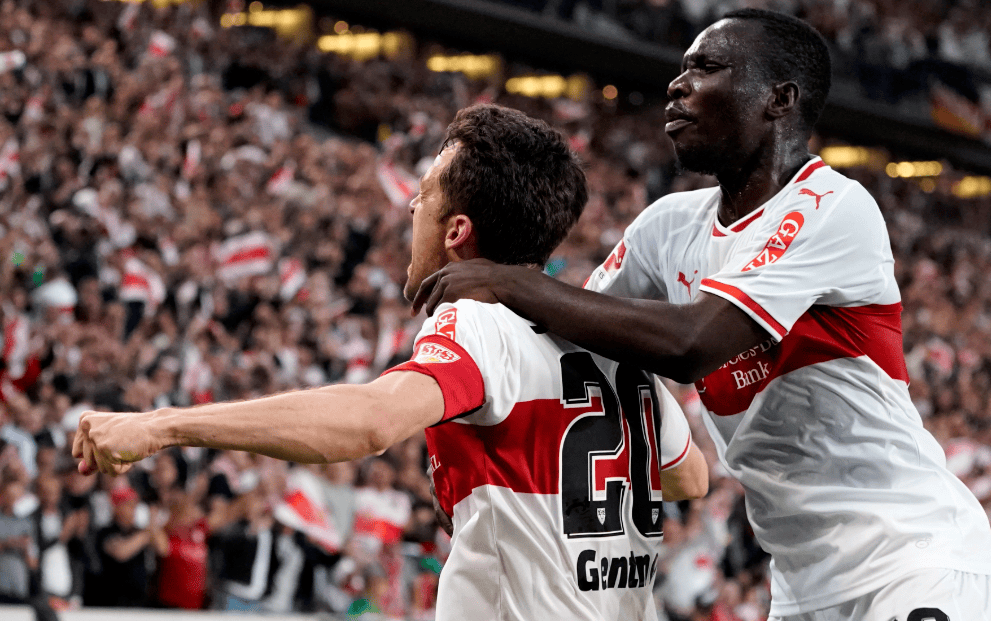 关于斯图加特战胜对手，走上联赛榜首巅峰的信息