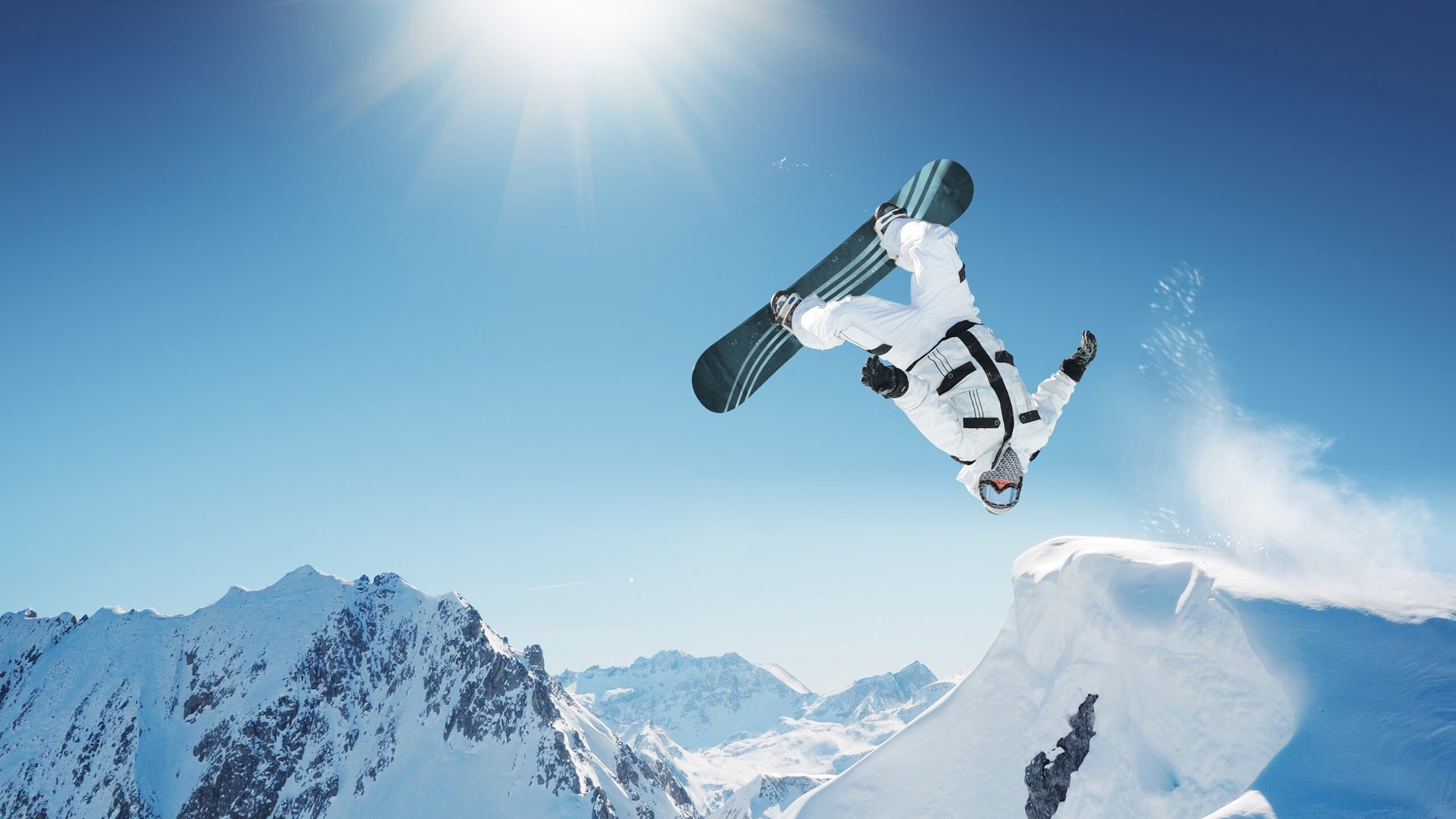 引擎轰鸣与数据风暴，F1街道赛之夜，英格拉姆的统治级表演