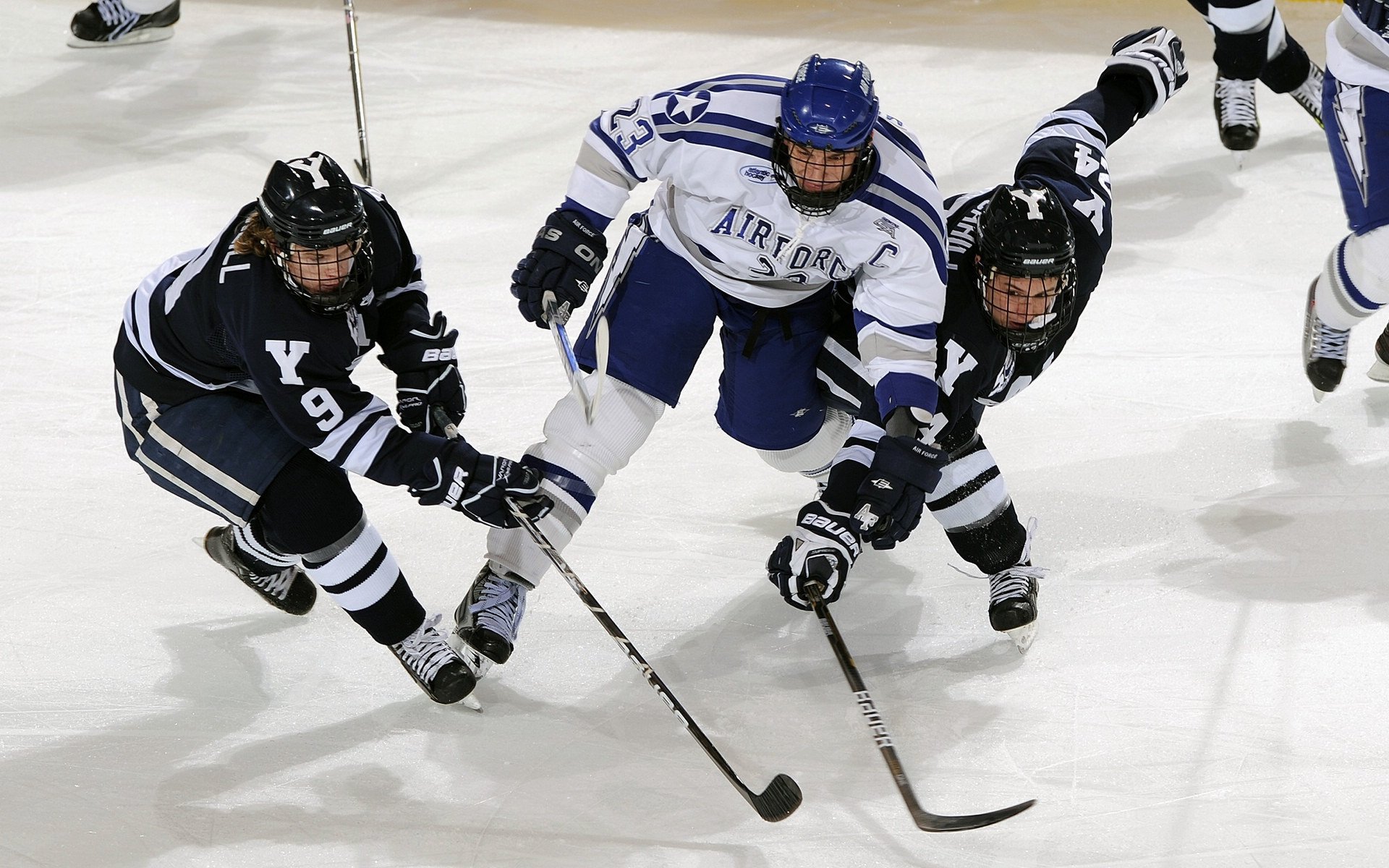 努涅斯一锤定音,塞维利亚主场险胜黄色潜水艇