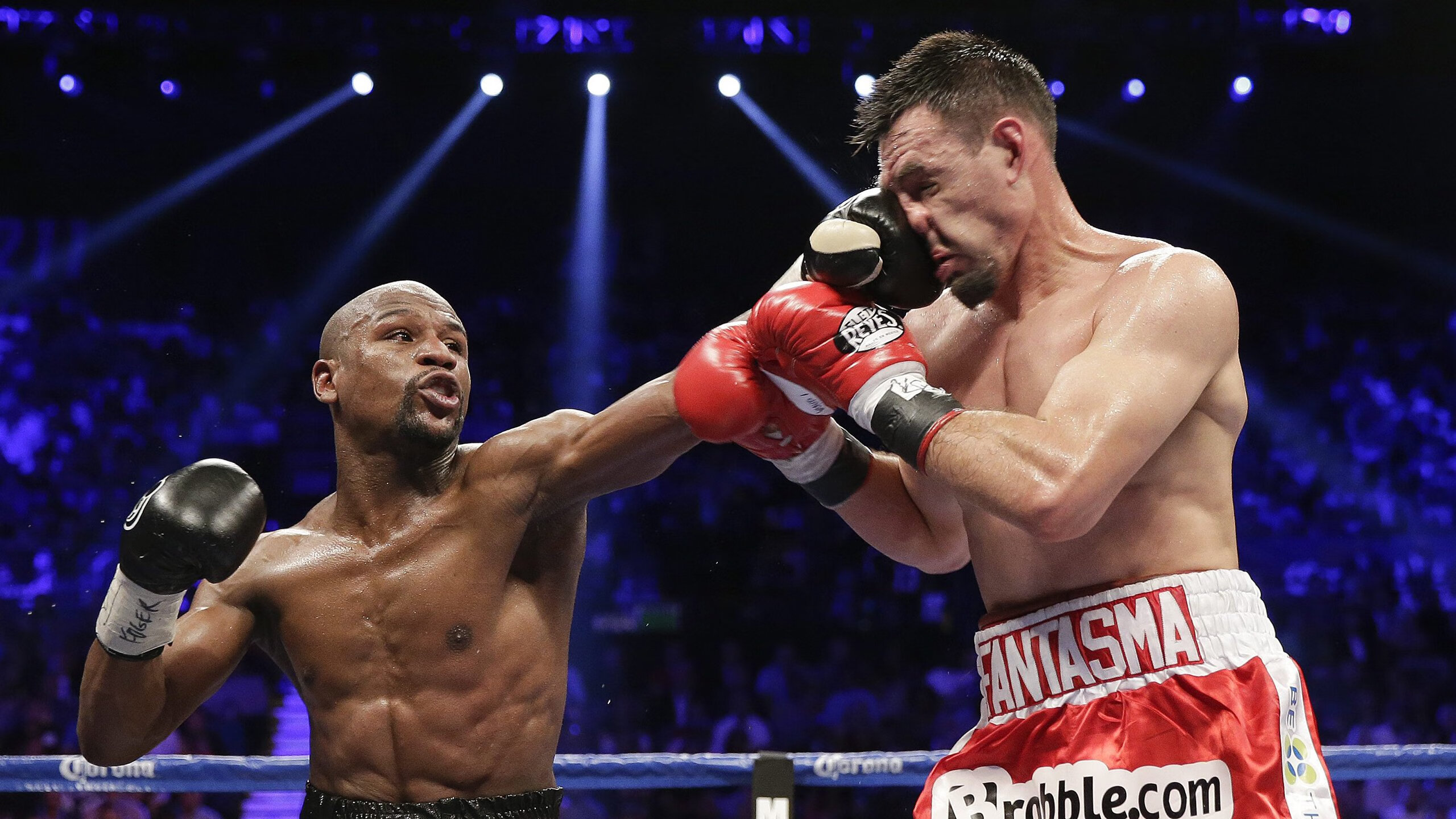 拉沃尔杯碾压温网?德约科维奇点燃的不仅是赛场,更是网球叙事革命