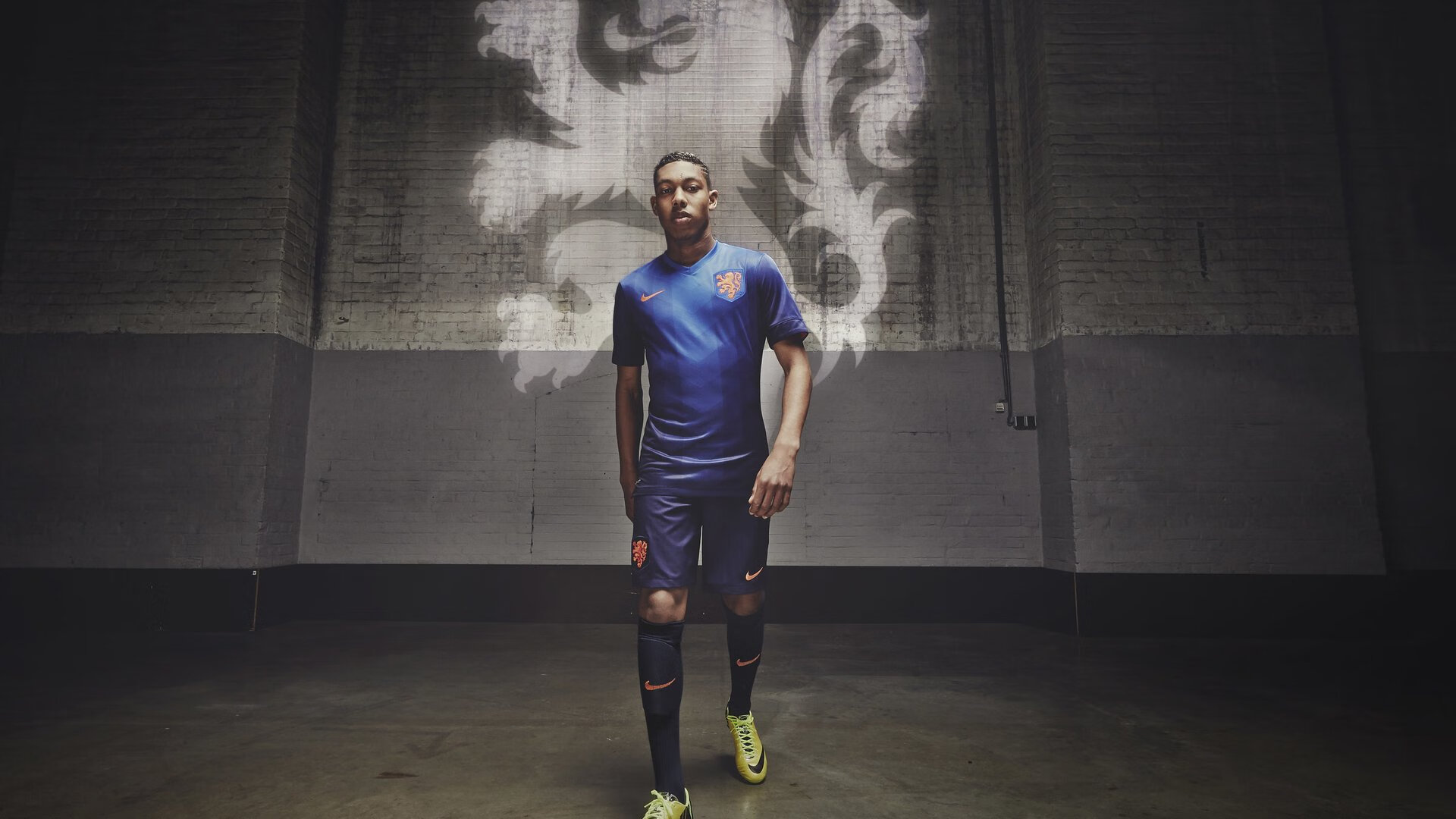 皮克一锤定音！波兰对阵马德里竞技，巴萨巨星展现决定性价值